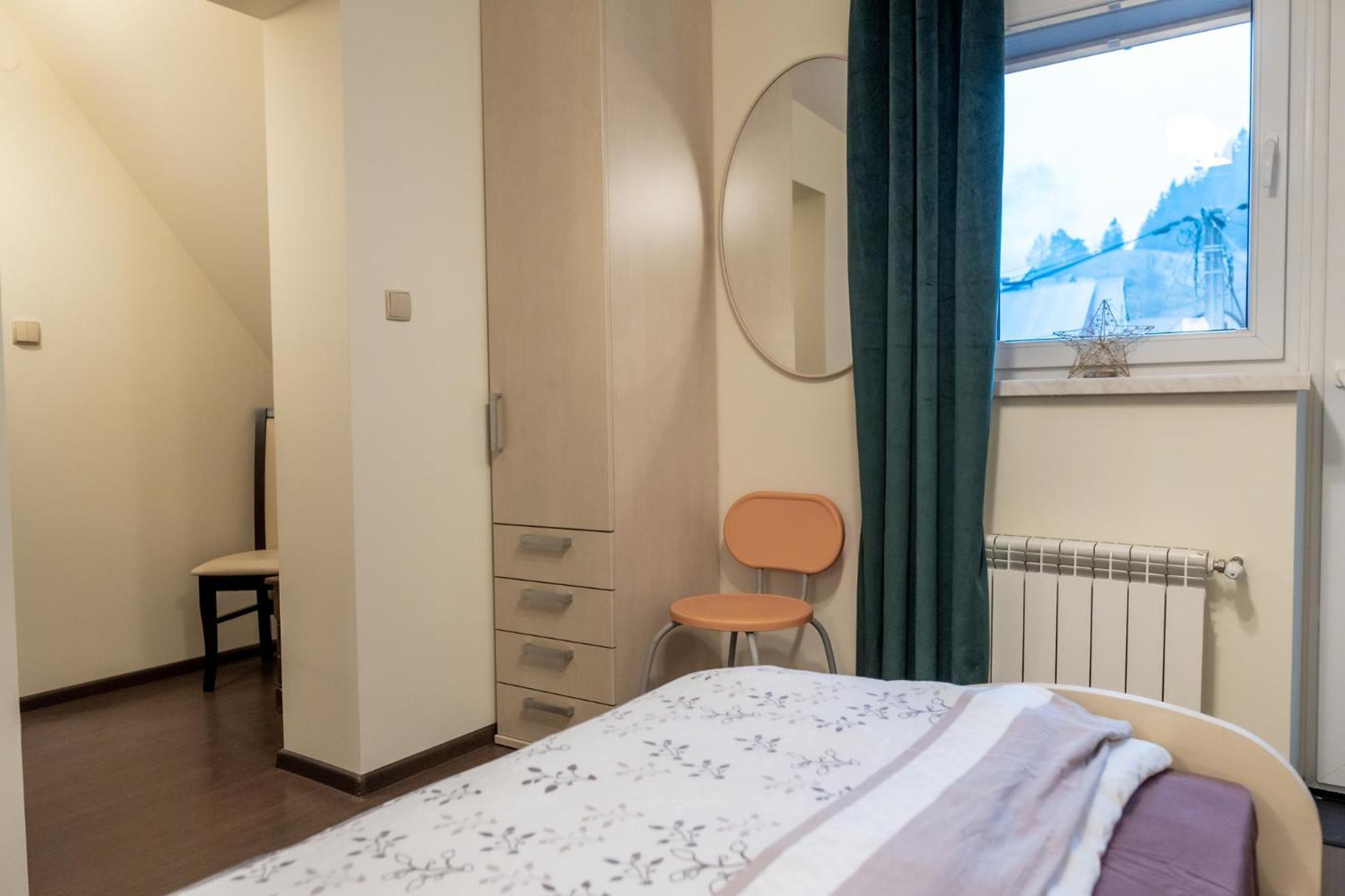 Gosciniec Stara Szkola Hotell Haluszowa Eksteriør bilde