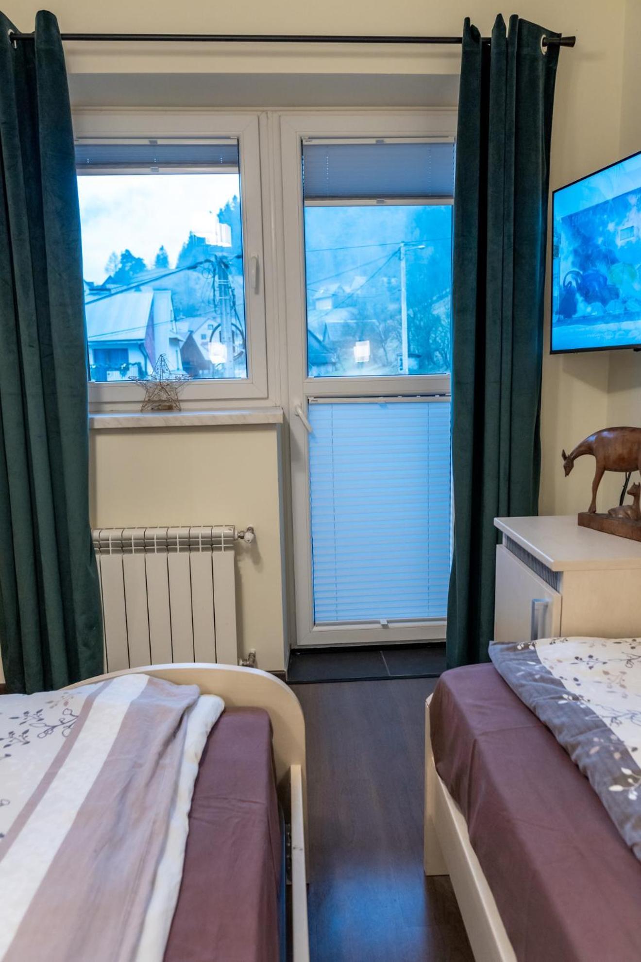 Gosciniec Stara Szkola Hotell Haluszowa Eksteriør bilde