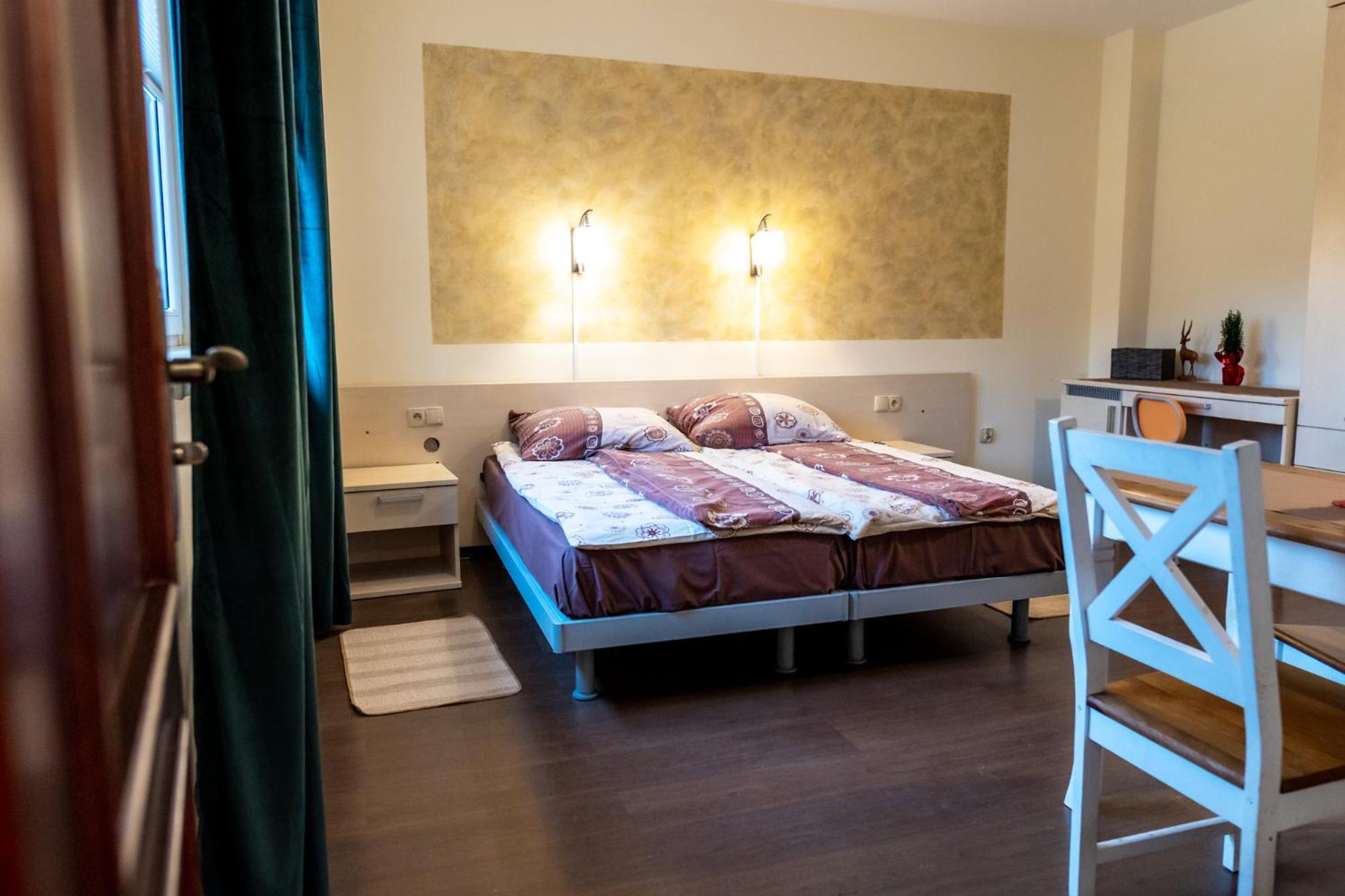 Gosciniec Stara Szkola Hotell Haluszowa Eksteriør bilde