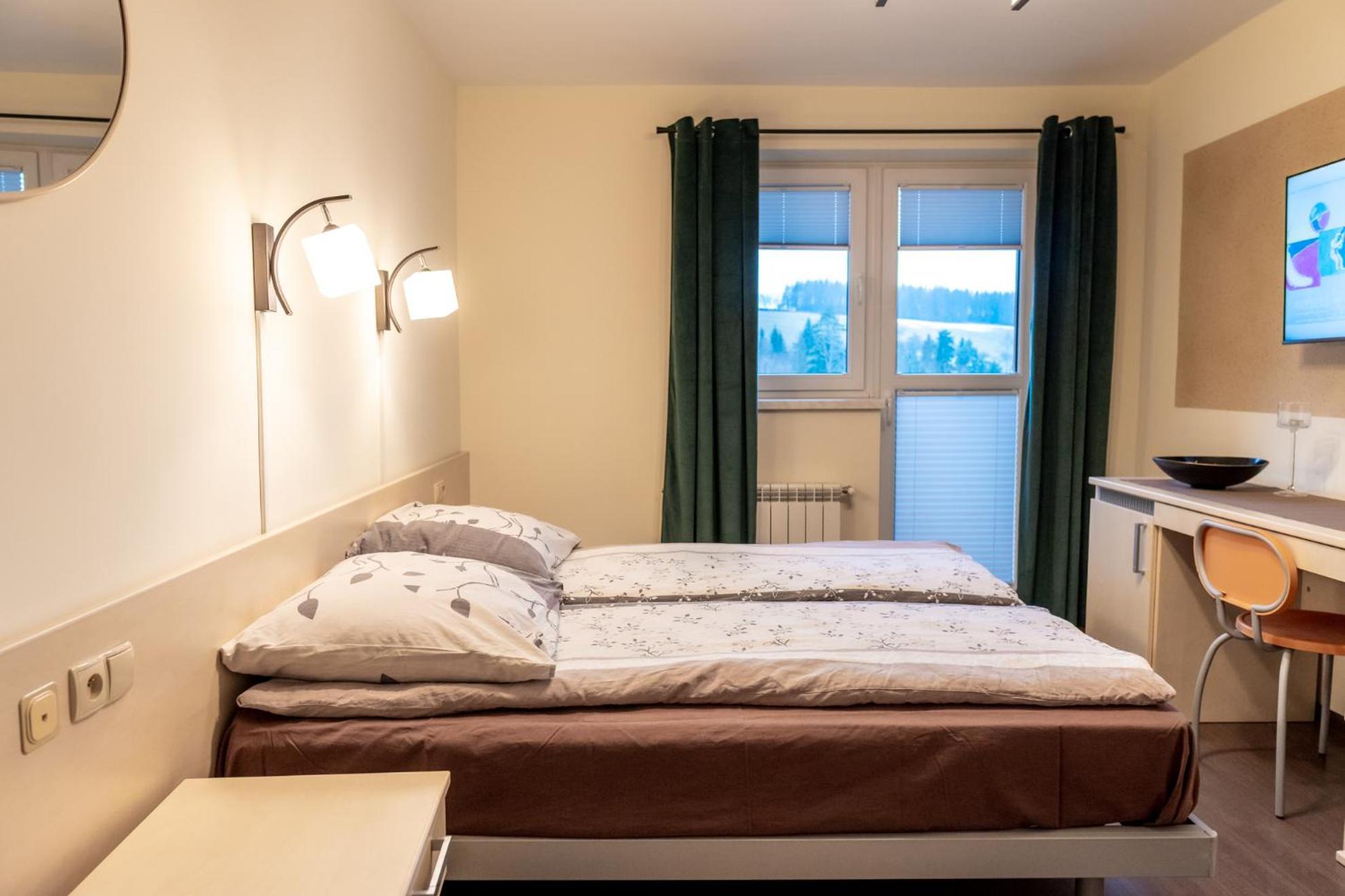Gosciniec Stara Szkola Hotell Haluszowa Eksteriør bilde