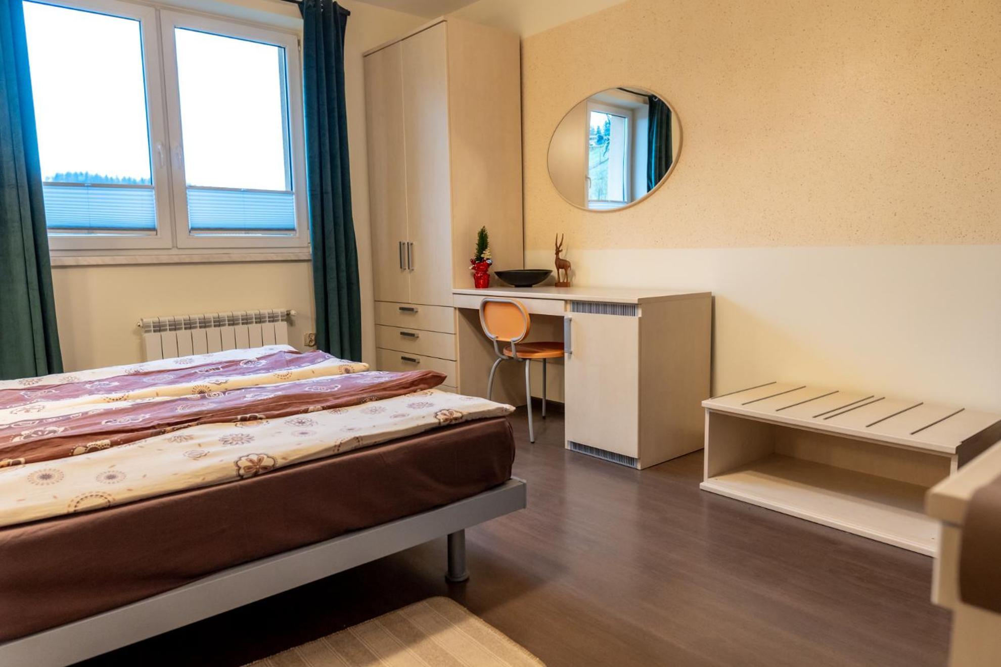 Gosciniec Stara Szkola Hotell Haluszowa Eksteriør bilde