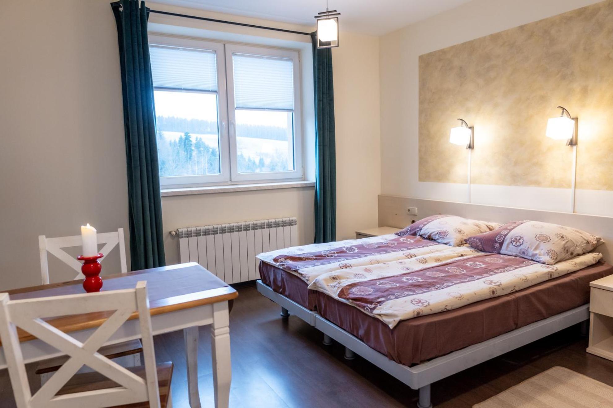 Gosciniec Stara Szkola Hotell Haluszowa Eksteriør bilde