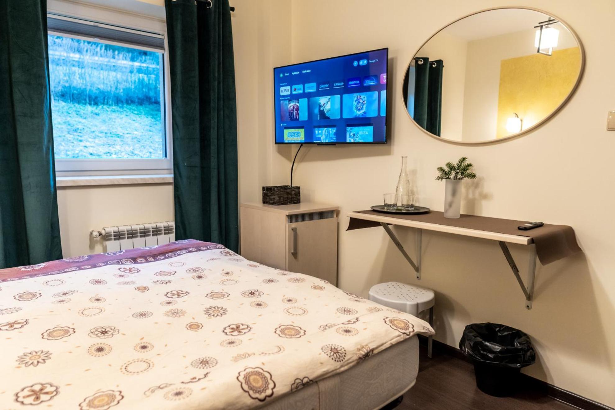 Gosciniec Stara Szkola Hotell Haluszowa Eksteriør bilde